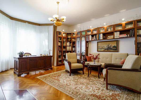 Na predaj vila z prelomu storočia s prekvapivým súkromím, bazénom a veľkým pozemkom v Rajke