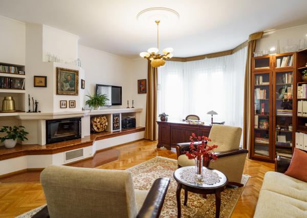 Na predaj vila z prelomu storočia s prekvapivým súkromím, bazénom a veľkým pozemkom v Rajke