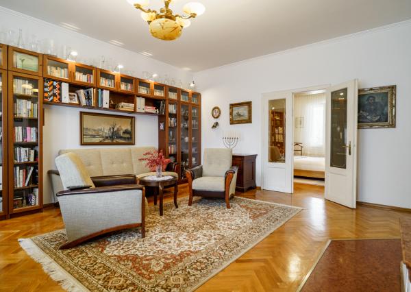 Na predaj vila z prelomu storočia s prekvapivým súkromím, bazénom a veľkým pozemkom v Rajke