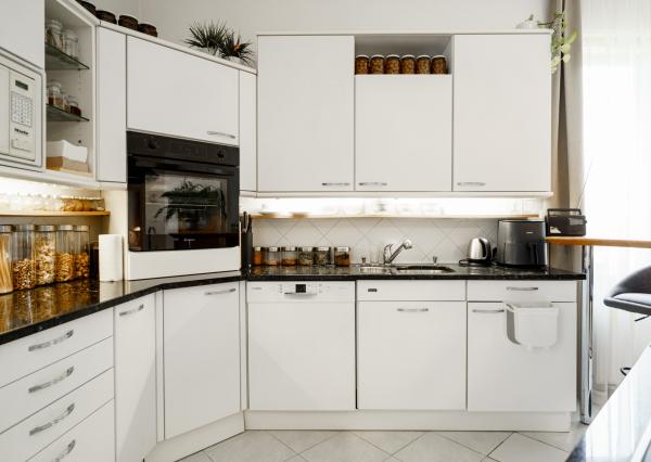 Na predaj vila z prelomu storočia s prekvapivým súkromím, bazénom a veľkým pozemkom v Rajke