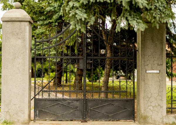 Na predaj vila z prelomu storočia s prekvapivým súkromím, bazénom a veľkým pozemkom v Rajke