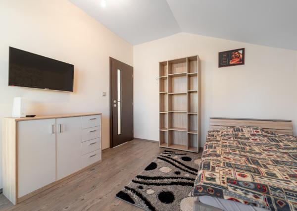 Nadštandardný dvojpodlažný rodinný dom so slnečným pozemkom o veľkosti 970 m2 v meste Moldava nad Bodvou.