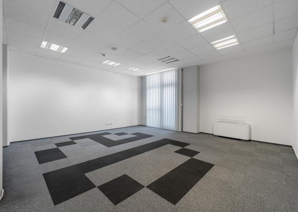 Na prenájom kancelária o výmere 42,5 m2 v budove Business centrum Moldavská v Košiciach.
