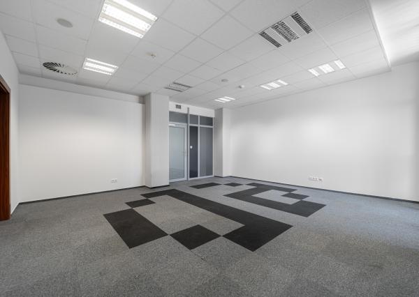 Na prenájom kancelária o výmere 42,5 m2 v budove Business centrum Moldavská v Košiciach.