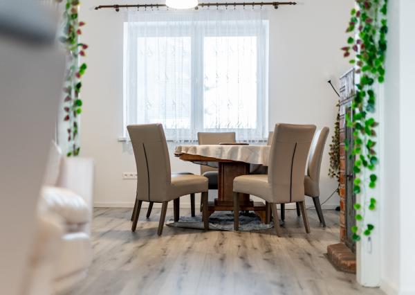 Prenájom, krásny 4-izbový byt v centre Piešťan, Sládkovičova ulica, 117 m2