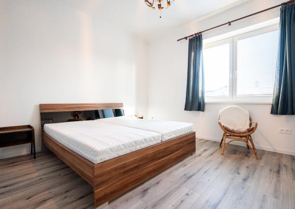 Prenájom, krásny 4-izbový byt v centre Piešťan, Sládkovičova ulica, 117 m2