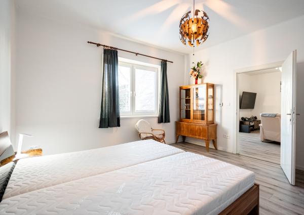 Prenájom, krásny 4-izbový byt v centre Piešťan, Sládkovičova ulica, 117 m2