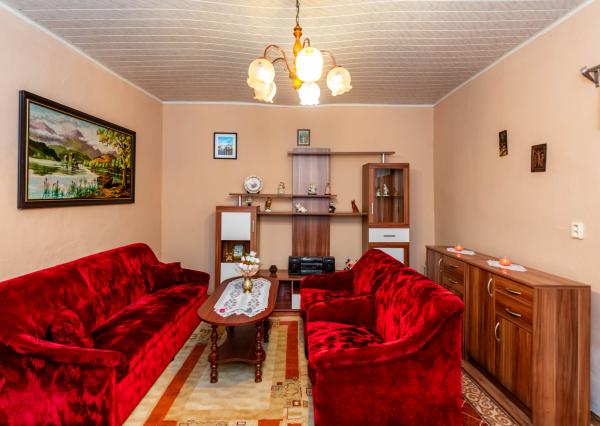 Exkluzívne na predaj zachovalá chalúpka v srdci Tokaja - ideálne víkendové sídlo.