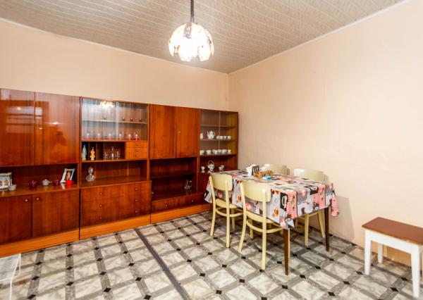 Exkluzívne na predaj zachovalá chalúpka v srdci Tokaja - ideálne víkendové sídlo.