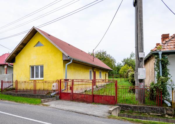 Exkluzívne na predaj zachovalá chalúpka v srdci Tokaja - ideálne víkendové sídlo.