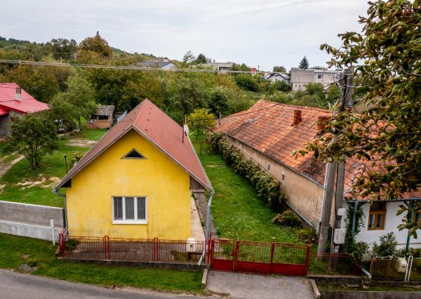 Exkluzívne na predaj zachovalá chalúpka v srdci Tokaja - ideálne víkendové sídlo.