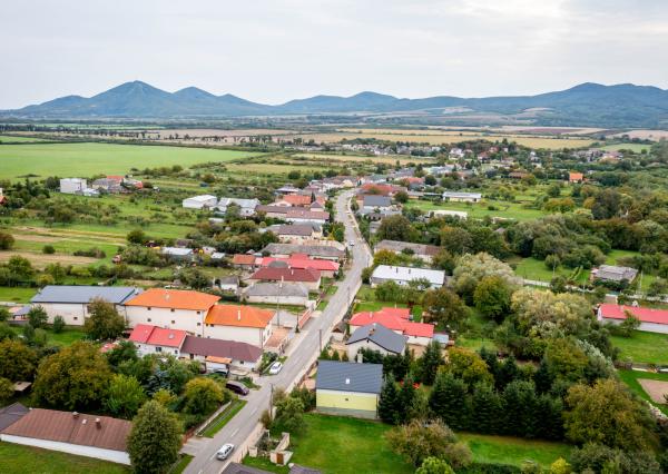 Exkluzívne na predaj zachovalá chalúpka v srdci Tokaja - ideálne víkendové sídlo.
