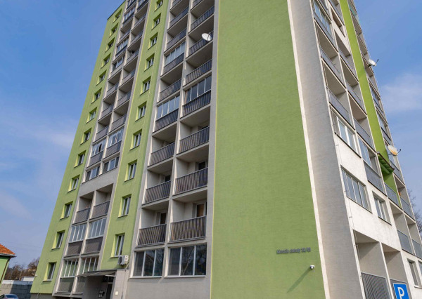 Exkluzívne Vám ponúkame na prenájom   zrekonštruovaný 1 izbový  byt na Južnom Námestí  slobody  v Humennom