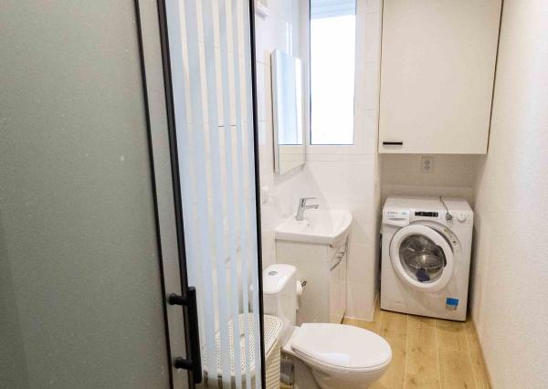 Exkluzívne Vám ponúkame na prenájom   zrekonštruovaný 1 izbový  byt na Južnom Námestí  slobody  v Humennom