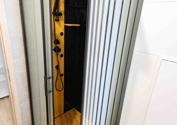 Exkluzívne Vám ponúkame na prenájom   zrekonštruovaný 1 izbový  byt na Južnom Námestí  slobody  v Humennom