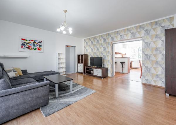 Ponúkame Vám na prenájom veľmi pekný 2 izbový byt  s parkovacím miestom v Košiciach na ulici Rastislavova