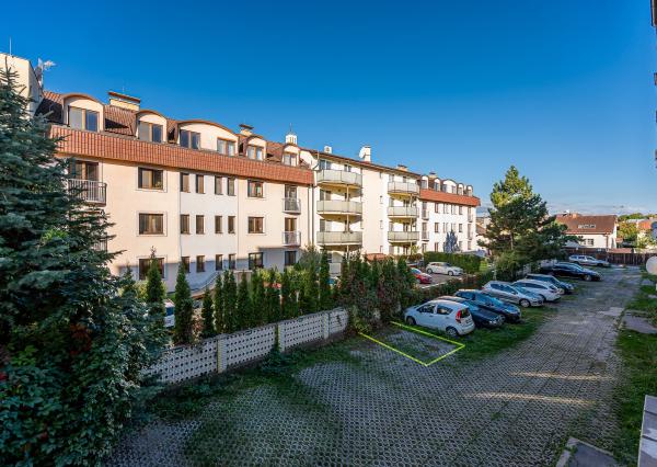 Ponúkame Vám na prenájom veľmi pekný 2 izbový byt  s parkovacím miestom v Košiciach na ulici Rastislavova