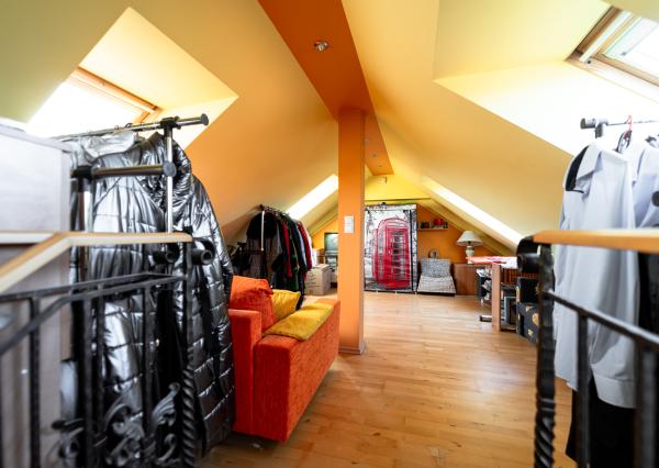 Ponúkam Vám na predaj priestranný rodinný dom v radovej zástavbe v mestskej časti Košice – Západ – Prievidzská ul.