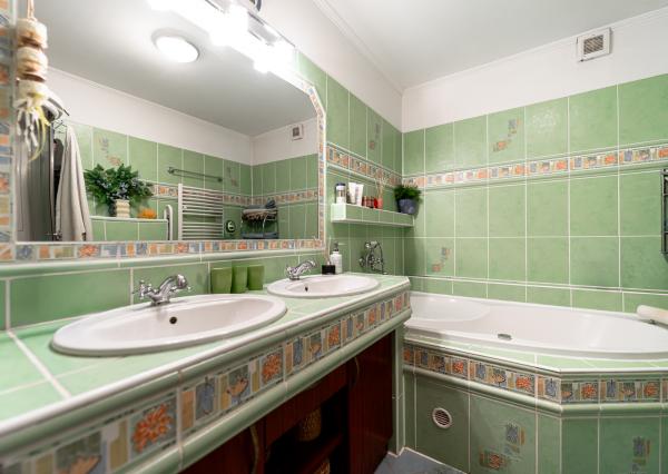 Ponúkam Vám na predaj priestranný rodinný dom v radovej zástavbe v mestskej časti Košice – Západ – Prievidzská ul.