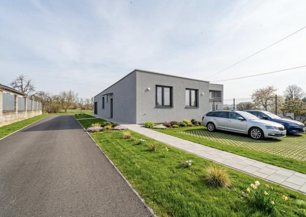 Ponúkame Vám na predaj novostavbu rodinného domu na súkromnej ulici v obci Ruskov.