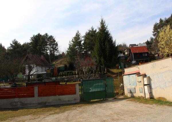 Predaj garáž 18 m2 s elektr. 220/400 V  Banská Bystrica- Tulská