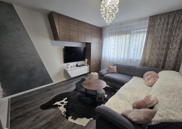 REZERVOVANÉ - Exkluzívne na predaj 4-izbový nadštandardný  byt s balkónom v Poprade na  ulici Šrobárovej