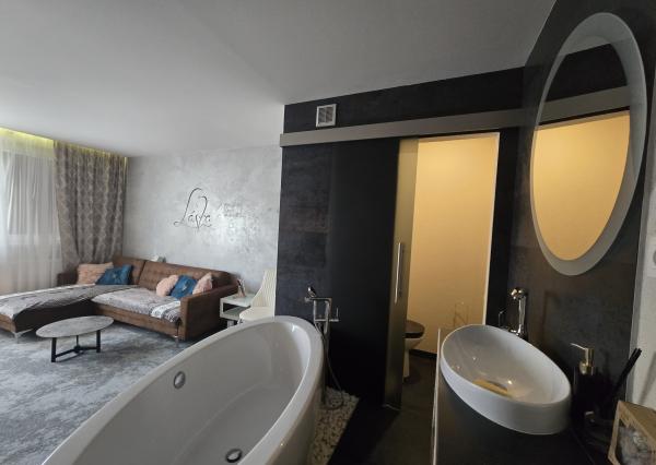 REZERVOVANÉ - Exkluzívne na predaj 4-izbový nadštandardný  byt s balkónom v Poprade na  ulici Šrobárovej