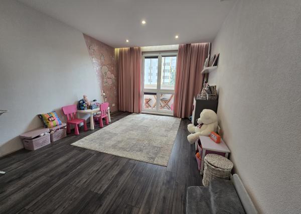 REZERVOVANÉ - Exkluzívne na predaj 4-izbový nadštandardný  byt s balkónom v Poprade na  ulici Šrobárovej