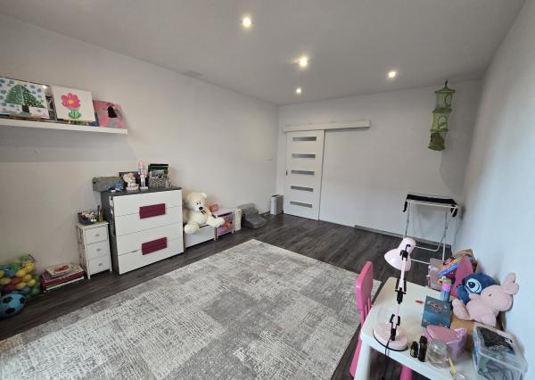 REZERVOVANÉ - Exkluzívne na predaj 4-izbový nadštandardný  byt s balkónom v Poprade na  ulici Šrobárovej