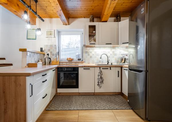 REZERVOVANÉ - Exkluzívne na predaj 3-izbový rodinný dom po kompletnej rekonštrukcii v obci Banská Belá, okres Banská Štiavnica