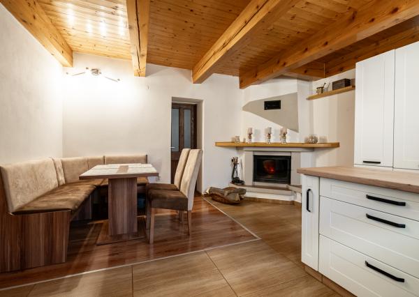 REZERVOVANÉ - Exkluzívne na predaj 3-izbový rodinný dom po kompletnej rekonštrukcii v obci Banská Belá, okres Banská Štiavnica