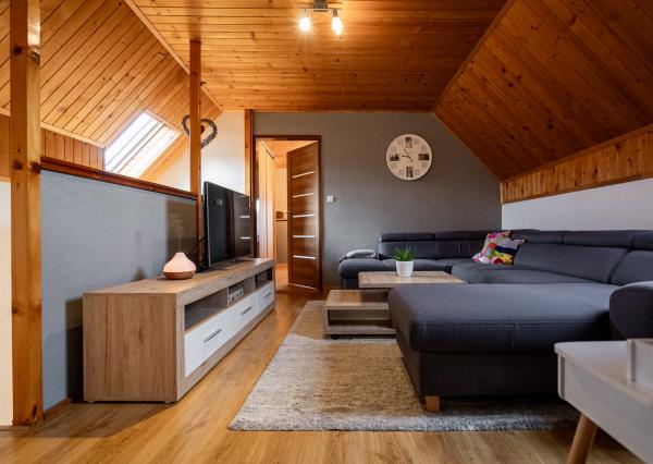 REZERVOVANÉ - Exkluzívne na predaj 3-izbový rodinný dom po kompletnej rekonštrukcii v obci Banská Belá, okres Banská Štiavnica