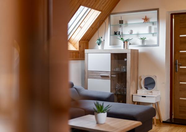 REZERVOVANÉ - Exkluzívne na predaj 3-izbový rodinný dom po kompletnej rekonštrukcii v obci Banská Belá, okres Banská Štiavnica