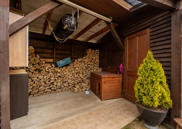 REZERVOVANÉ - Exkluzívne na predaj 3-izbový rodinný dom po kompletnej rekonštrukcii v obci Banská Belá, okres Banská Štiavnica