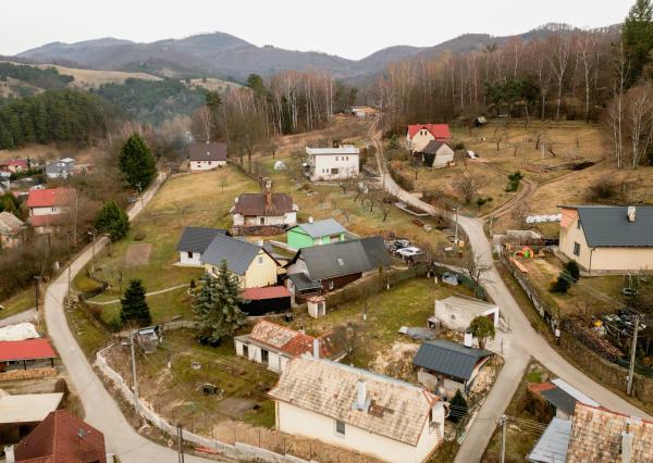 REZERVOVANÉ - Exkluzívne na predaj 3-izbový rodinný dom po kompletnej rekonštrukcii v obci Banská Belá, okres Banská Štiavnica