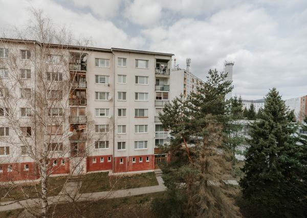 Exkluzívne ponúkame na PRENÁJOM 4 izbový byt na ulici Jána Švermu 6, v Bardejove.