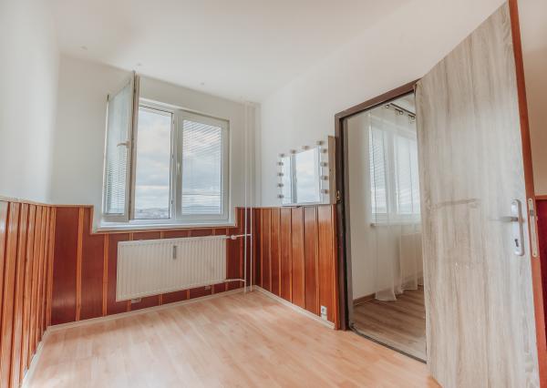 Exkluzívne ponúkame na PRENÁJOM 4 izbový byt na ulici Jána Švermu 6, v Bardejove.