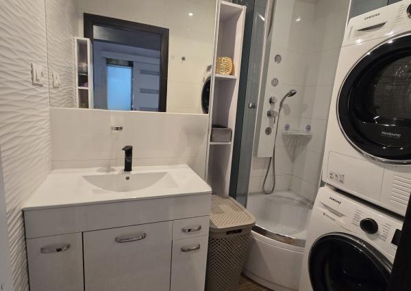 REZERVOVANÉ - Exkluzívne na predaj 4-izbový nadštandardný  byt s balkónom v Poprade na  ulici Šrobárovej