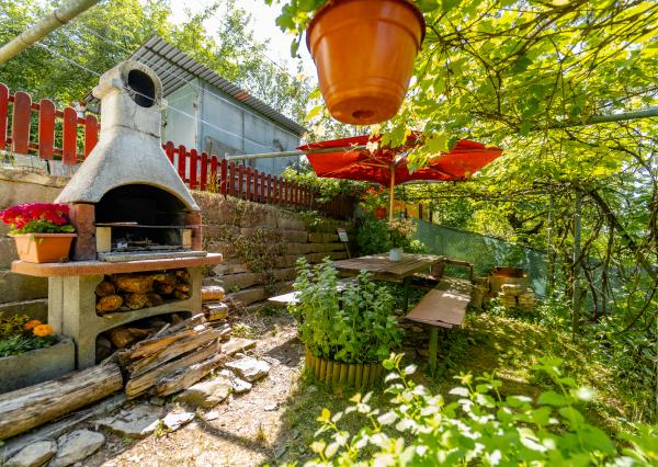 Ponúkame Vám na predaj chatu so záhradou na Bukovci