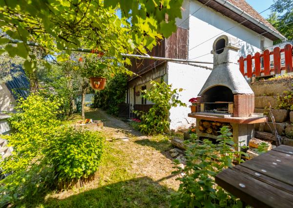 Ponúkame Vám na predaj chatu so záhradou na Bukovci