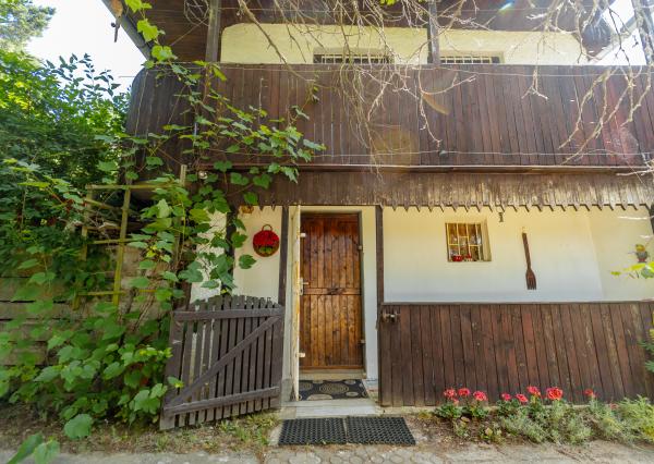 Ponúkame Vám na predaj chatu so záhradou na Bukovci