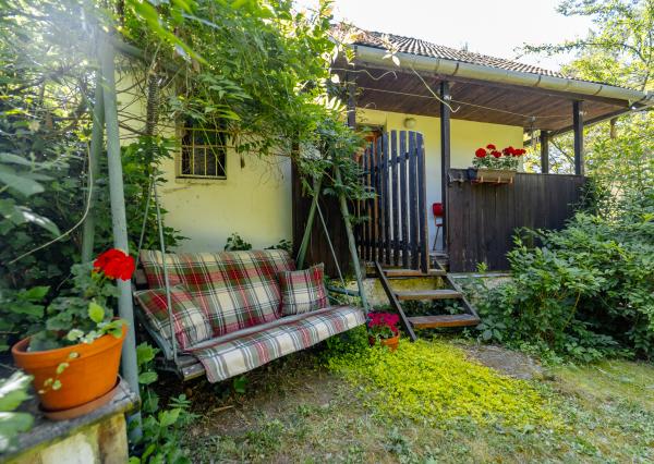 Ponúkame Vám na predaj chatu so záhradou na Bukovci