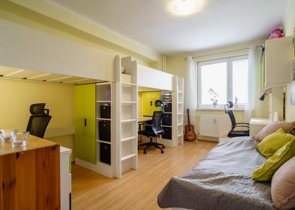 NA PREDAJ 3-izbový klimatizovaný byt 79,34m2 v obľúbenej lokalite s výbornou dostupnosťou, ul. Tehelná