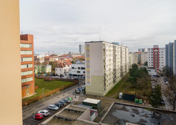 NA PREDAJ 3-izbový klimatizovaný byt 79,34m2 v obľúbenej lokalite s výbornou dostupnosťou, ul. Tehelná