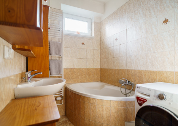 NA PREDAJ 3-izbový klimatizovaný byt 79,34m2 v obľúbenej lokalite s výbornou dostupnosťou, ul. Tehelná