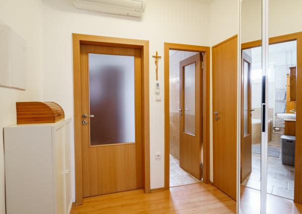 NA PREDAJ 3-izbový klimatizovaný byt 79,34m2 v obľúbenej lokalite s výbornou dostupnosťou, ul. Tehelná