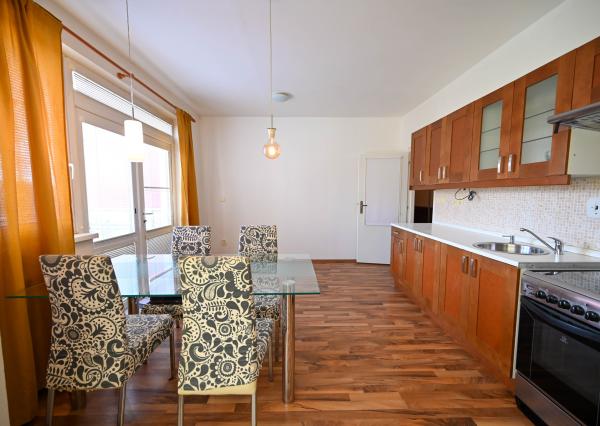 PREDAJ, 1,5-IZBOVÝ BYT 51 m², HLOHOVEC – SIHOŤ