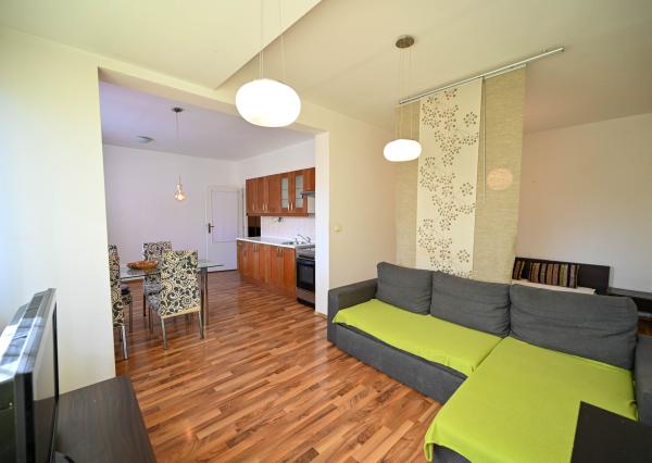 PREDAJ, 1,5-IZBOVÝ BYT 51 m², HLOHOVEC – SIHOŤ