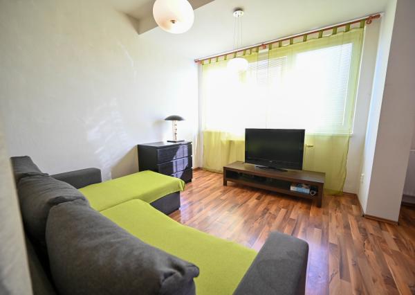 PREDAJ, 1,5-IZBOVÝ BYT 51 m², HLOHOVEC – SIHOŤ
