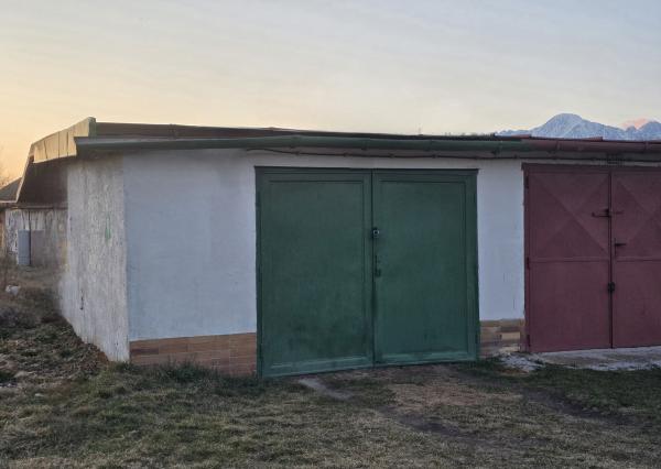 Exkluzívne na predaj garáž v Poprade, časť sídlisko Západ na  (za novou bytovkou Ursus)